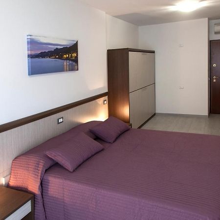 Locanda Brezza Marina Camera Quadrupla Finale Ligure Exterior photo